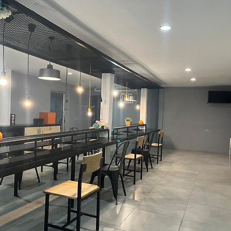 V30 Sukhumvit Hotell Bangkok Eksteriør bilde