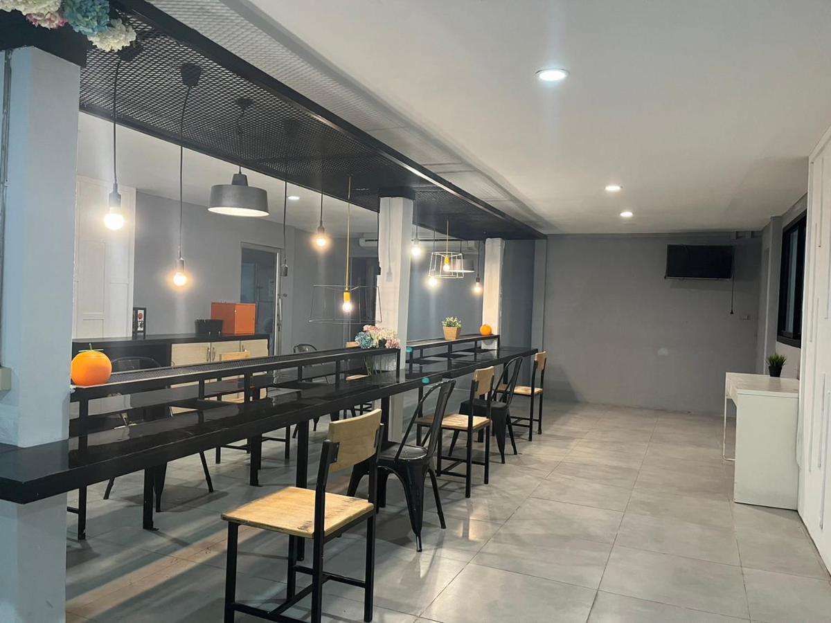 V30 Sukhumvit Hotell Bangkok Eksteriør bilde