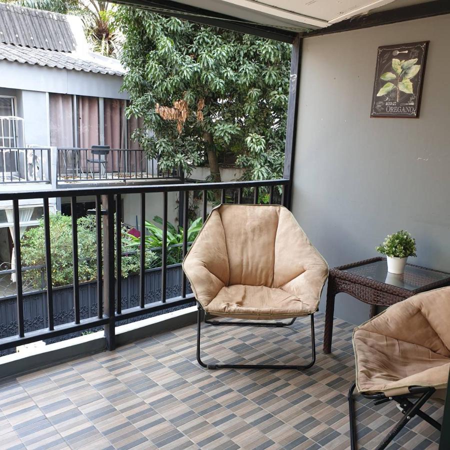 V30 Sukhumvit Hotell Bangkok Eksteriør bilde