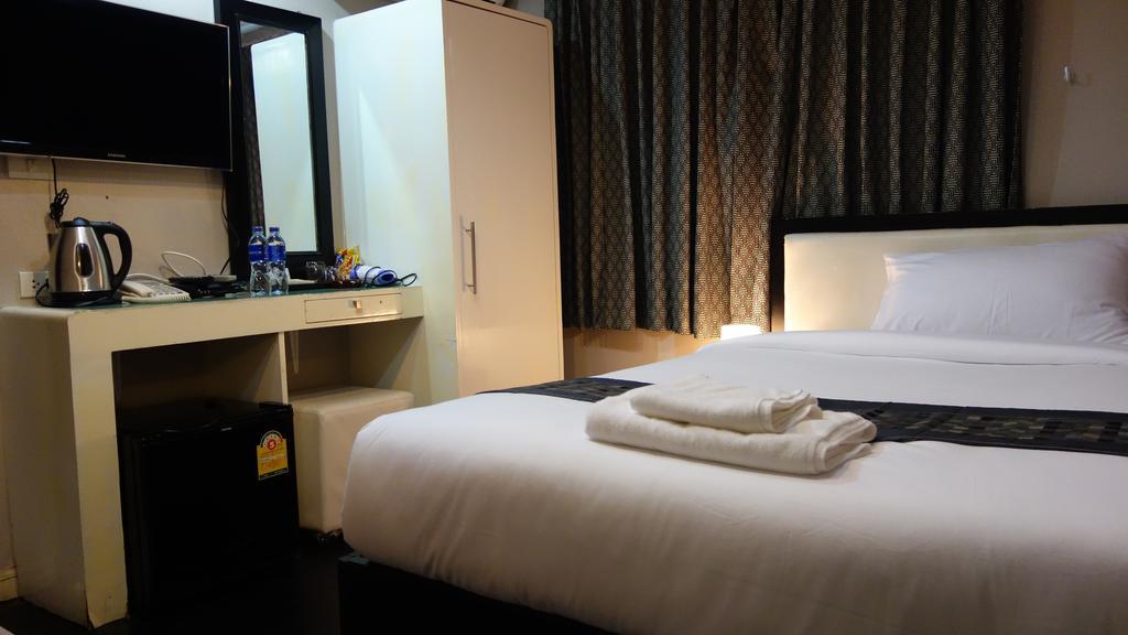 V30 Sukhumvit Hotell Bangkok Eksteriør bilde