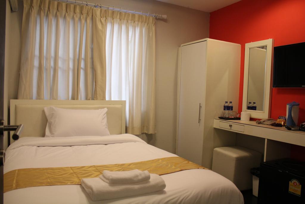 V30 Sukhumvit Hotell Bangkok Eksteriør bilde